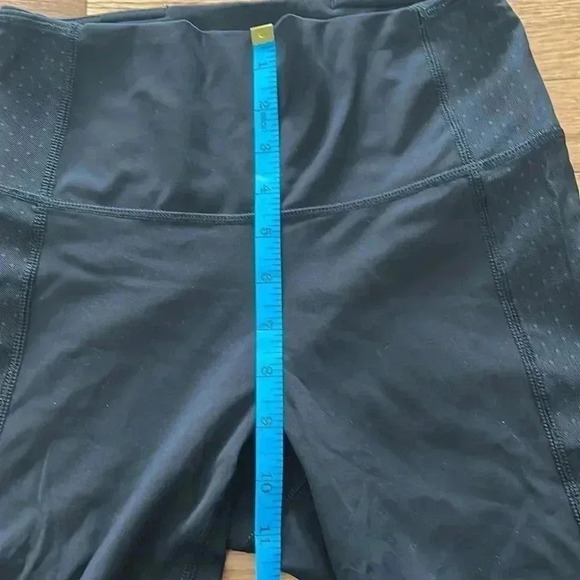 [6]Lululemon  Black Capri - Picture 3 of 9